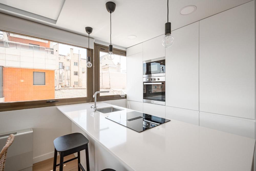 Bernabeu Nuevos Ministerios Apartment Мадрид Екстериор снимка